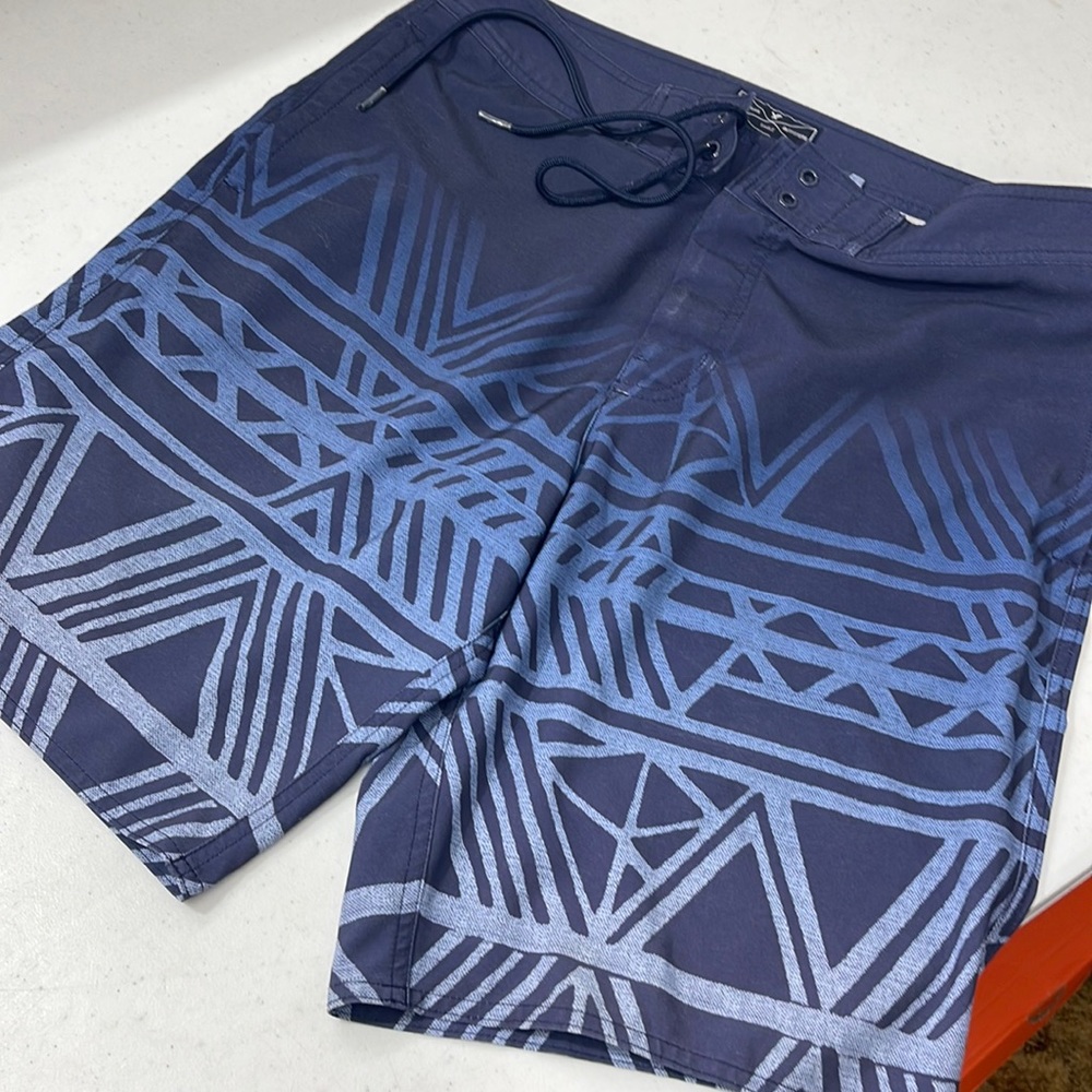 American Eagle swim Med.